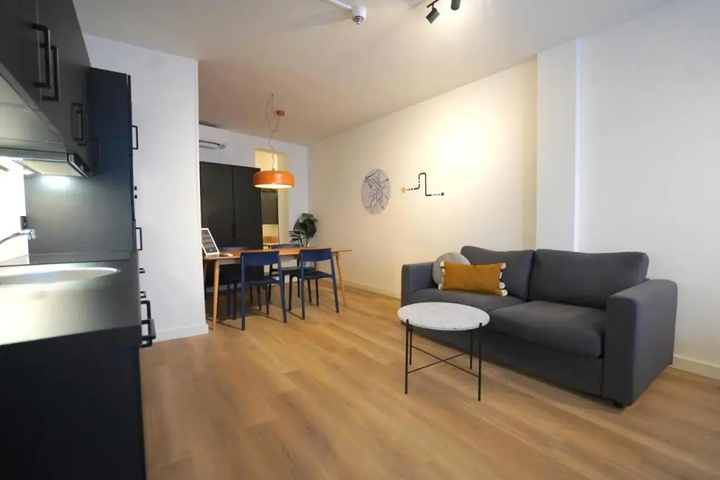 Room 10 of 14