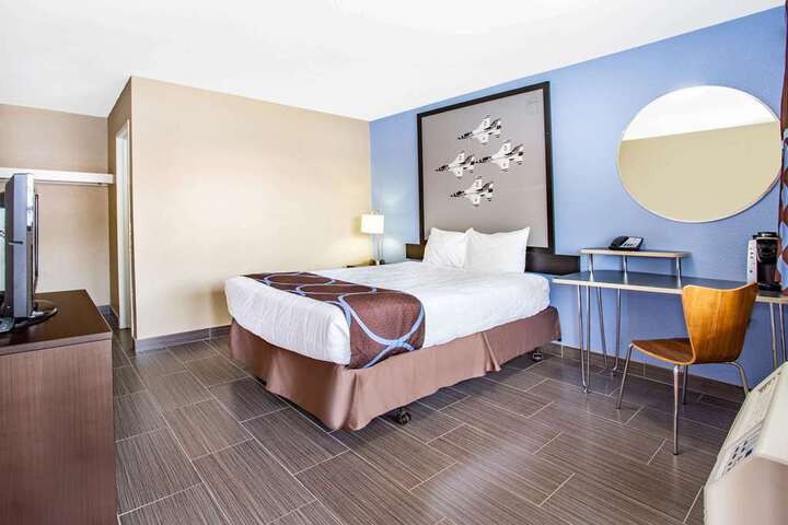 Guest room