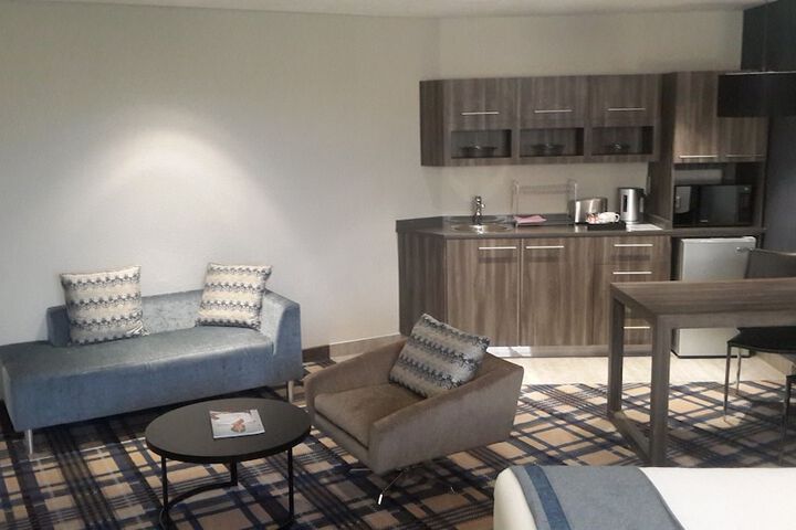 Room 5 of 32