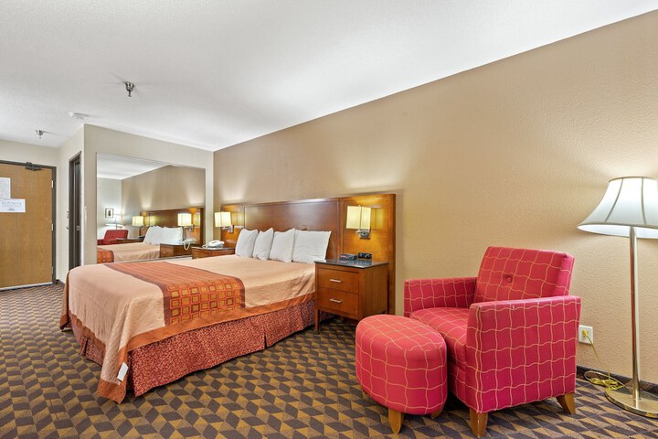 1 King Bed (11 of 16)