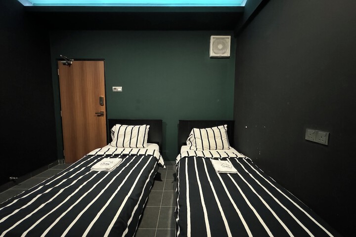 Room 10 of 49