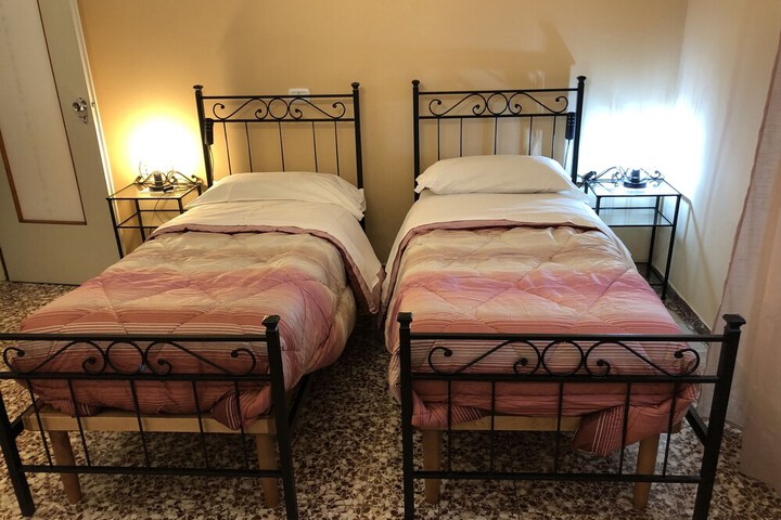 Room 8 of 43