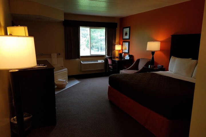 1 King Bed (4 of 19)