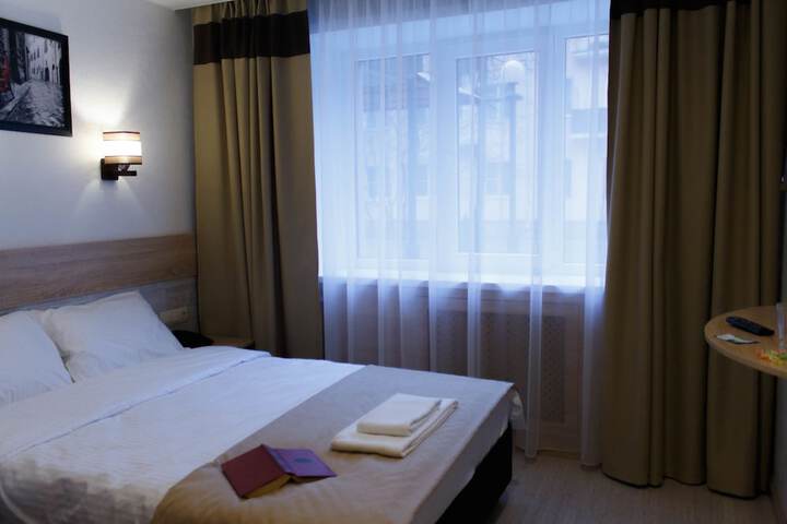 Room 7 of 28