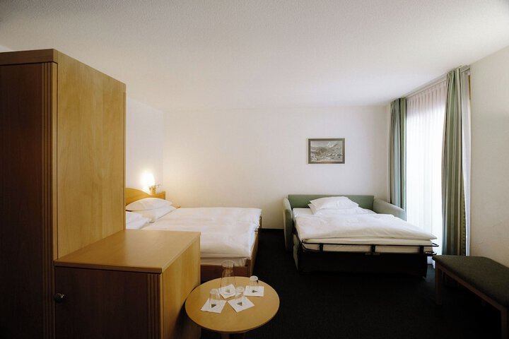 Room 17 of 97