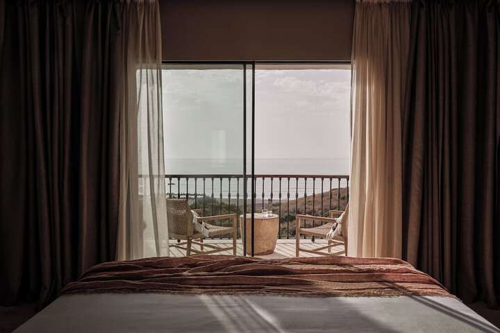 Room 30 of 225