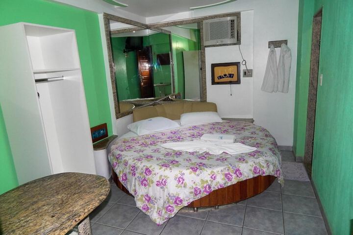 Room 22 of 28