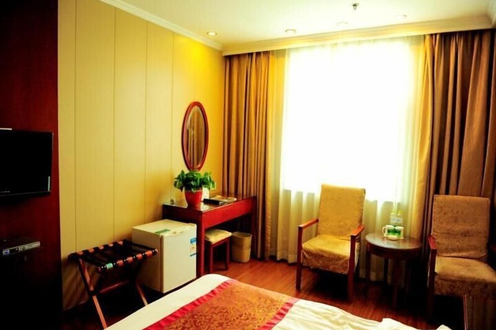 Room 10 of 52