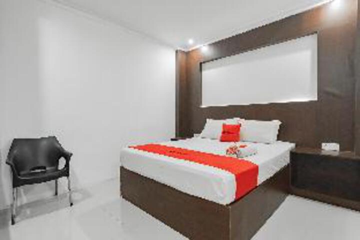 Room 2 of 3