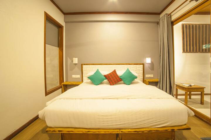Room 3 of 56