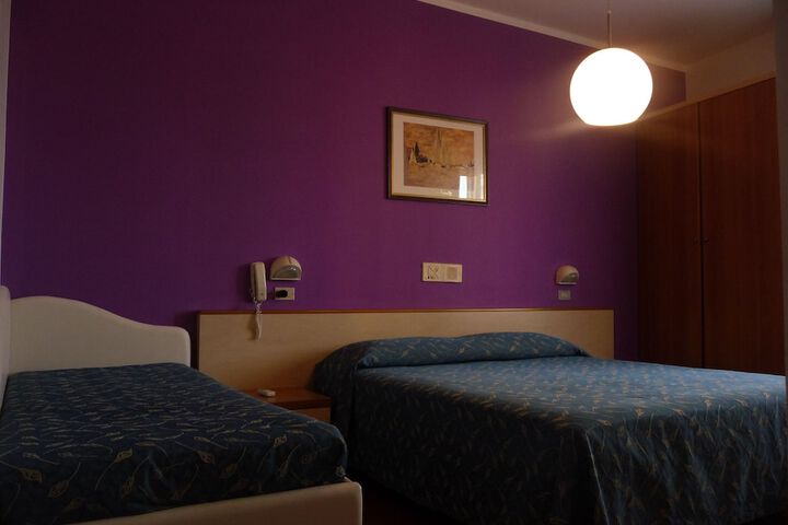 Room 11 of 60