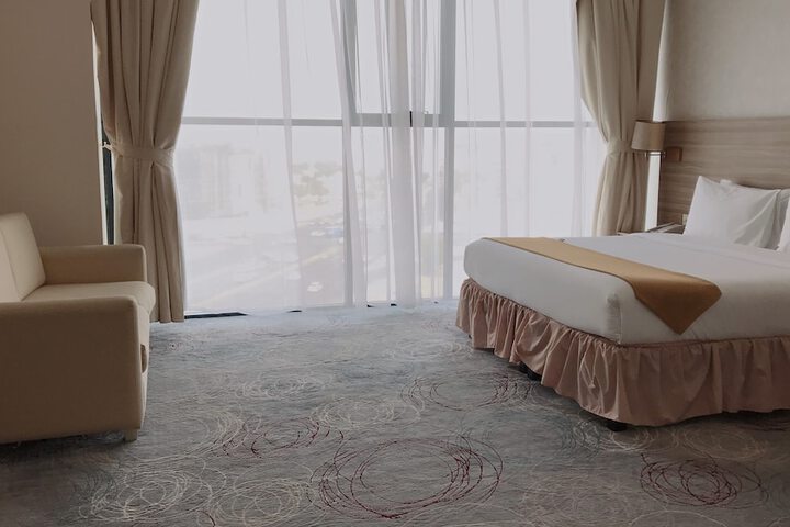 Room 18 of 76