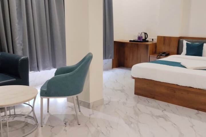 Room 10 of 26