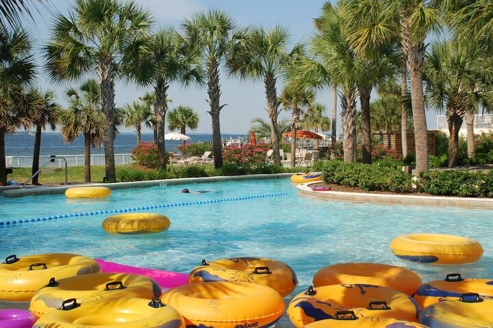 Pool Hotel