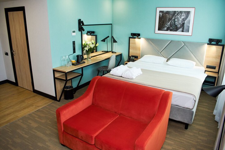 Room 7 of 35