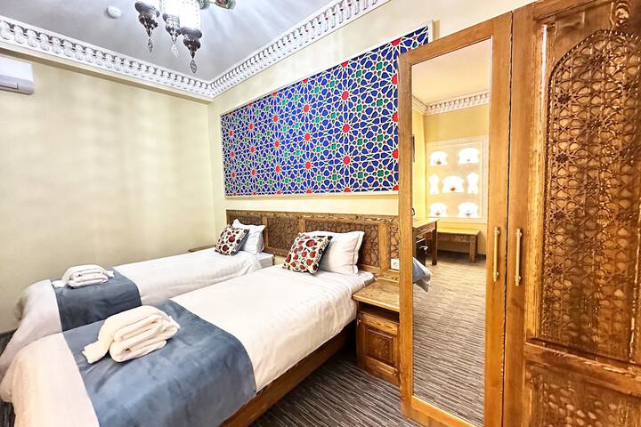 Room 8 of 48