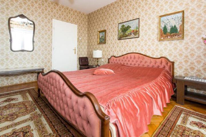 SEA VIEW ROOMS