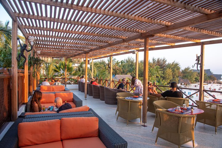 Lounge 125 of 150