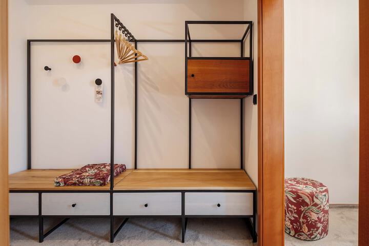 Room 29 of 77
