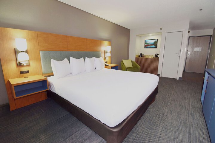 1 King Bed (2 of 50)