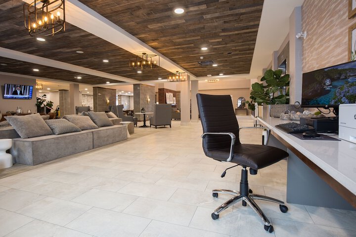 Business Center 50 of 52