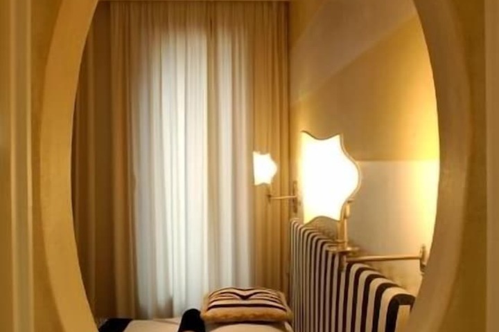 Room 5 of 52