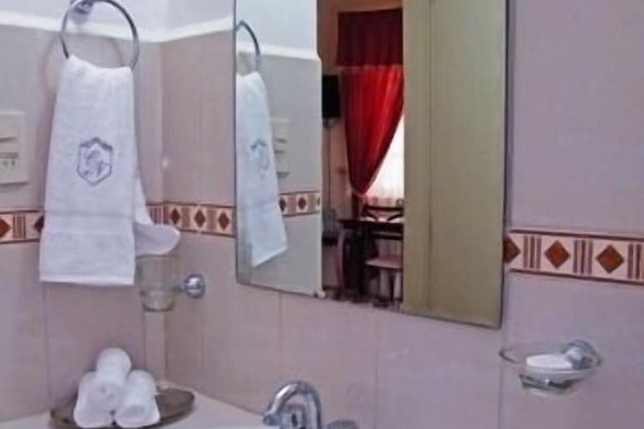 Room 11 of 27