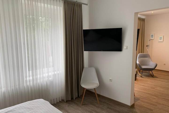 Room 7 of 48