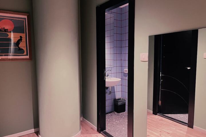 Room 39 of 69