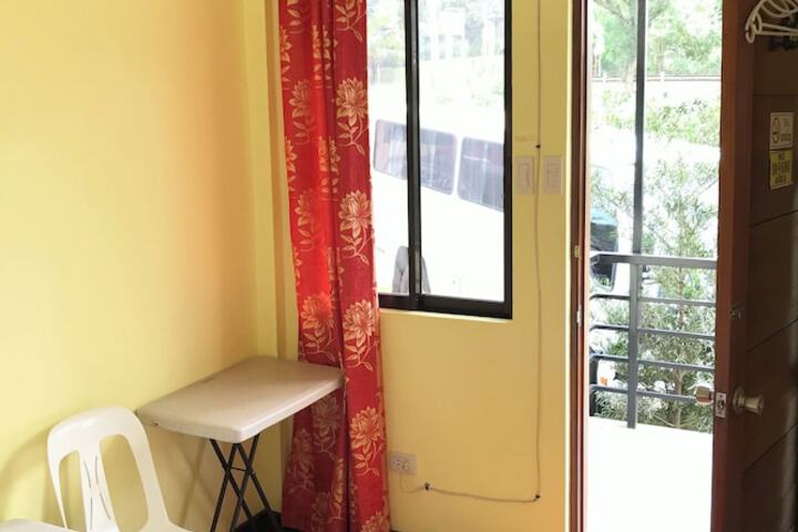 Room 9 of 27