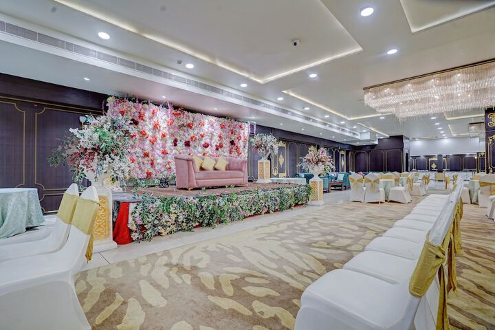 Ballroom/Hall 46 of 66