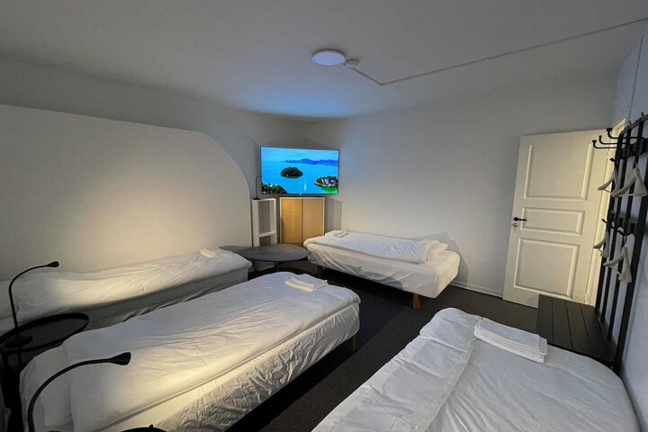 Room 11 of 13