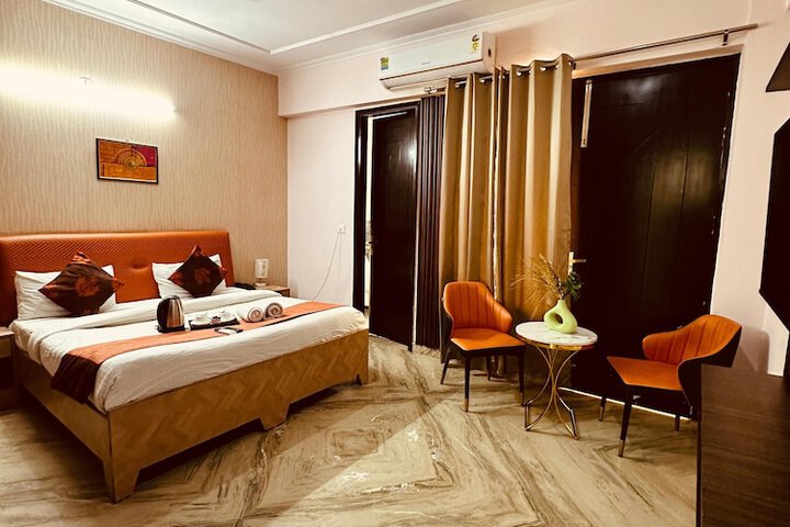 Room 9 of 27