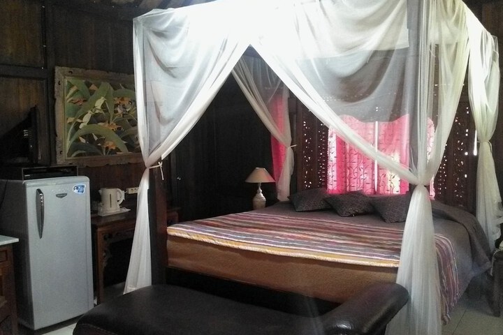 Room 18 of 122