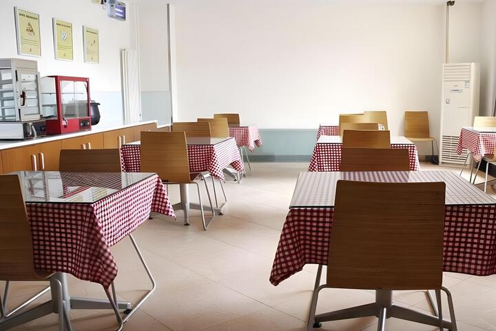 Dining 3 of 15