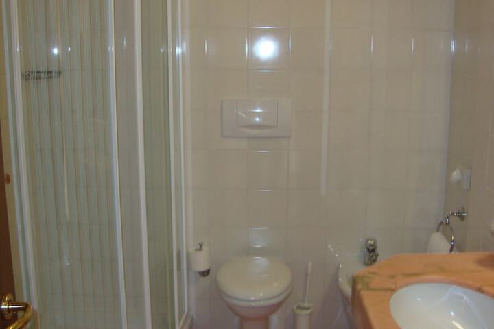 Room 4 of 56