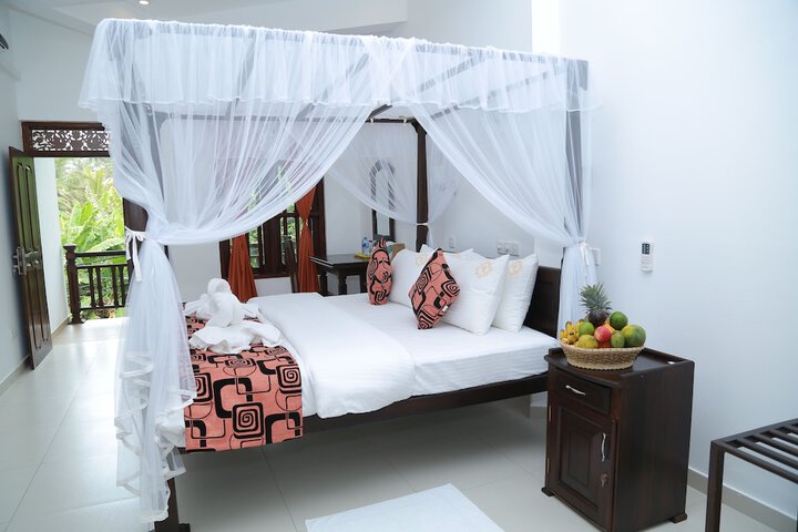 Room 6 of 34