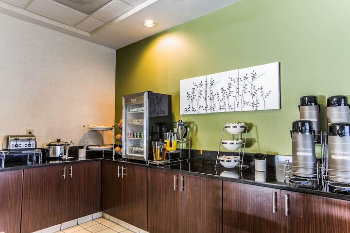 Breakfast area