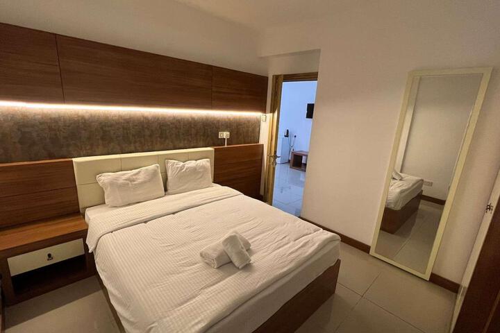 Room 9 of 27