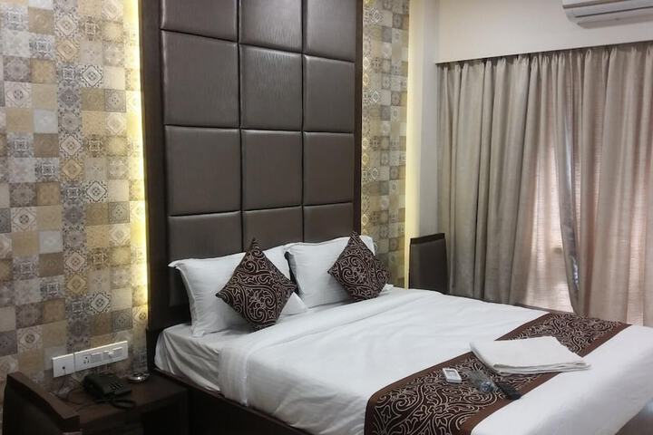 Room 17 of 30