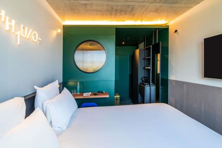 Tribe Paris Clichy in Clichy