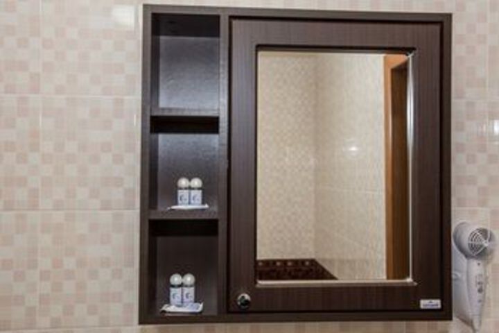 Room 8 of 24