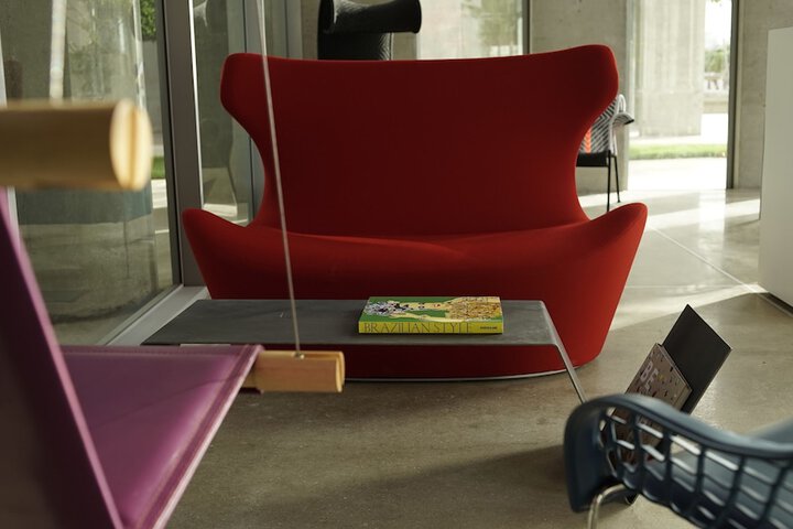 Lounge 36 of 58