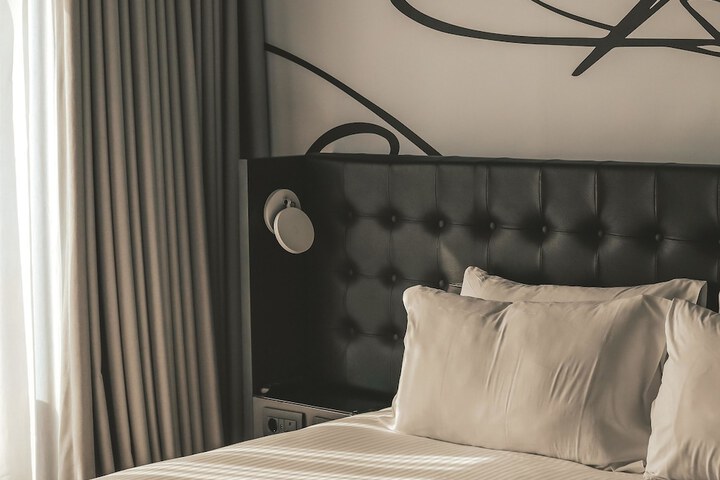 Room 33 of 127