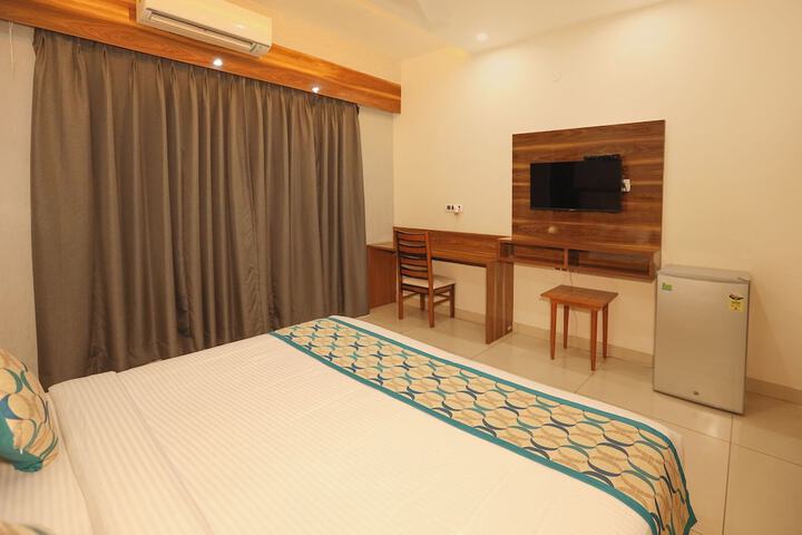 Room 35 of 77