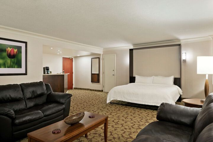Room 25 of 53