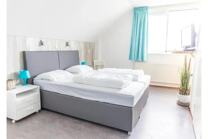 Room 3 of 11