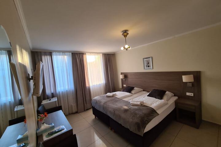 Room 21 of 44