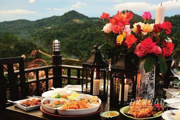 Dining 70 of 129