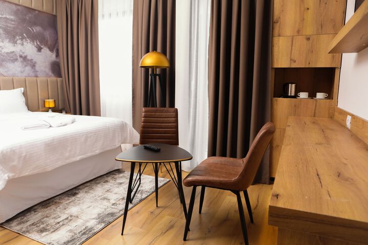 Room 13 of 17